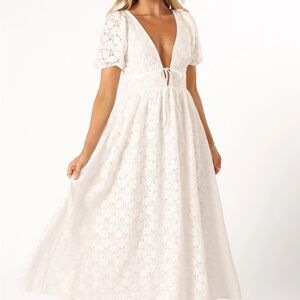 Elegant White Lace Maxi Dress